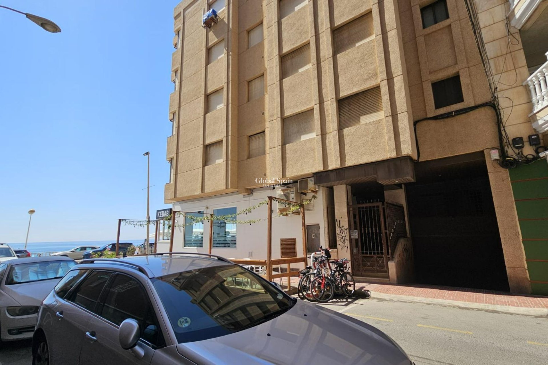 Revente - APPARTEMENT -
TORREVIEJA - Playa de los Locos