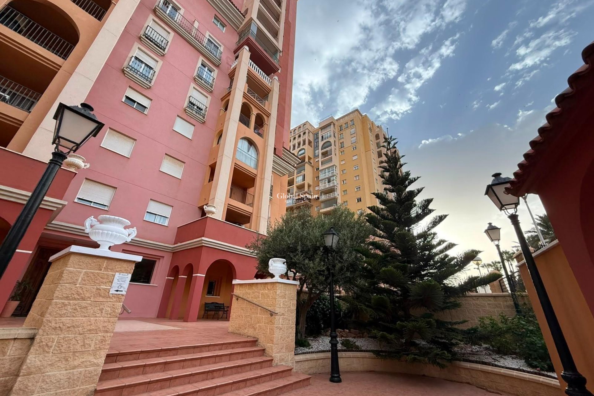 Revente - APPARTEMENT -
TORREVIEJA - Playa de los Locos