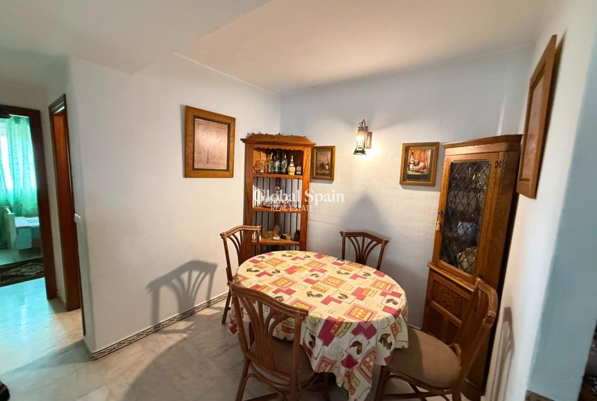 Revente - APPARTEMENT -
TORREVIEJA - Playa de los Locos