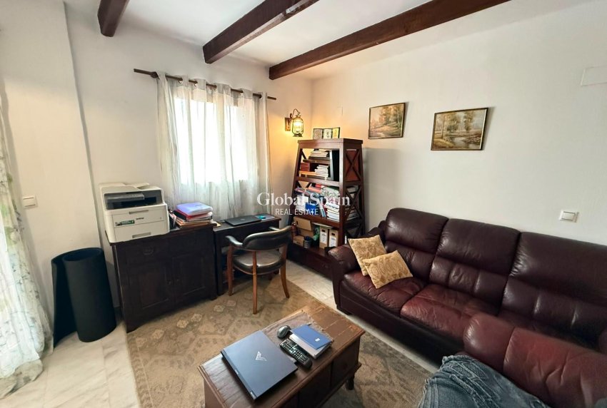 Revente - APPARTEMENT -
TORREVIEJA - Playa de los Locos