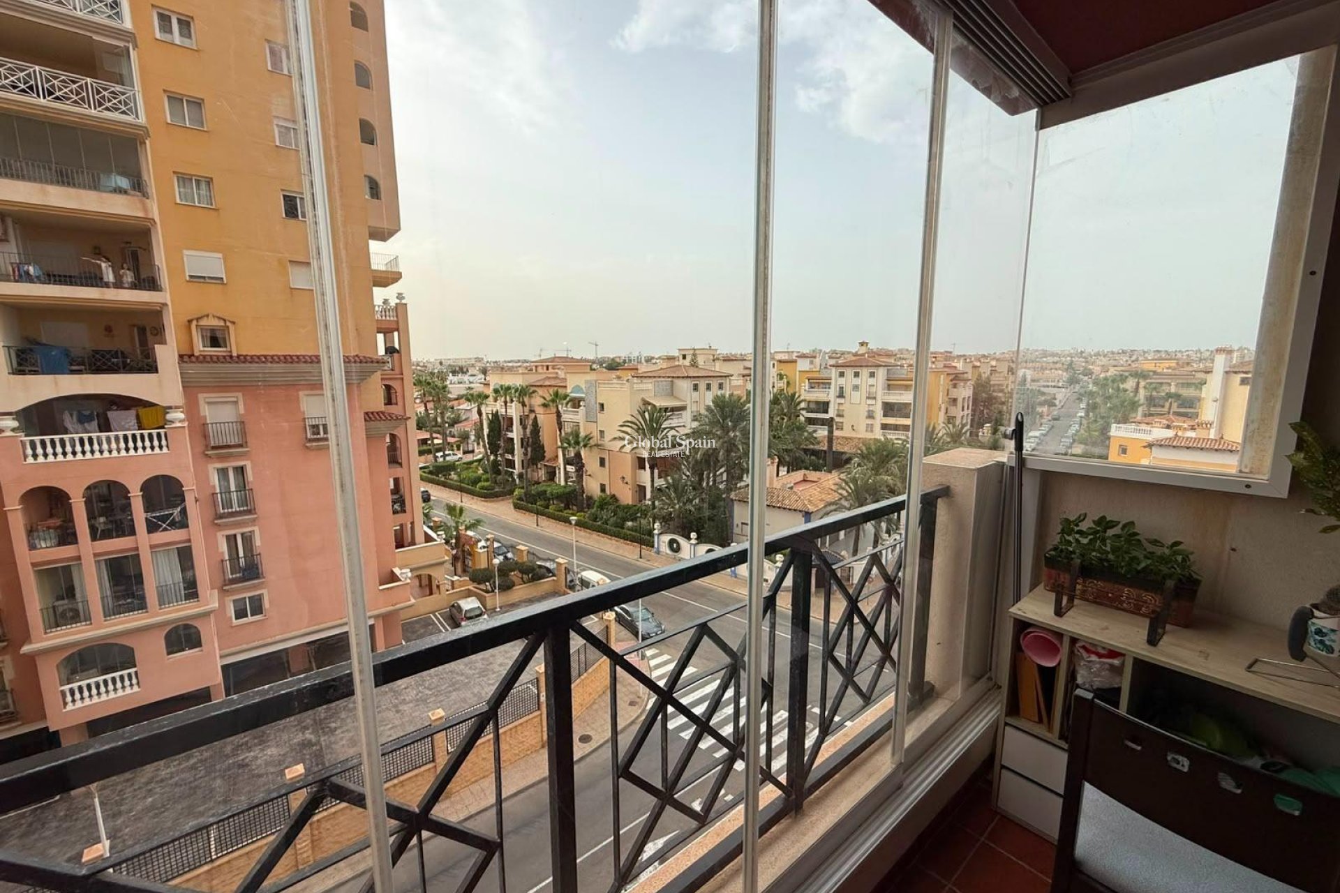 Revente - APPARTEMENT -
TORREVIEJA - Playa de los Locos