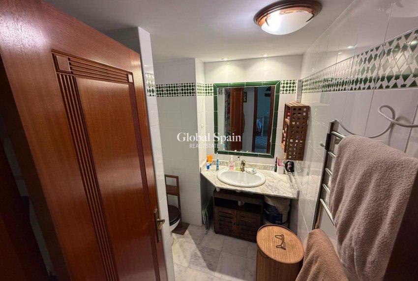 Revente - APPARTEMENT -
TORREVIEJA - Playa de los Locos