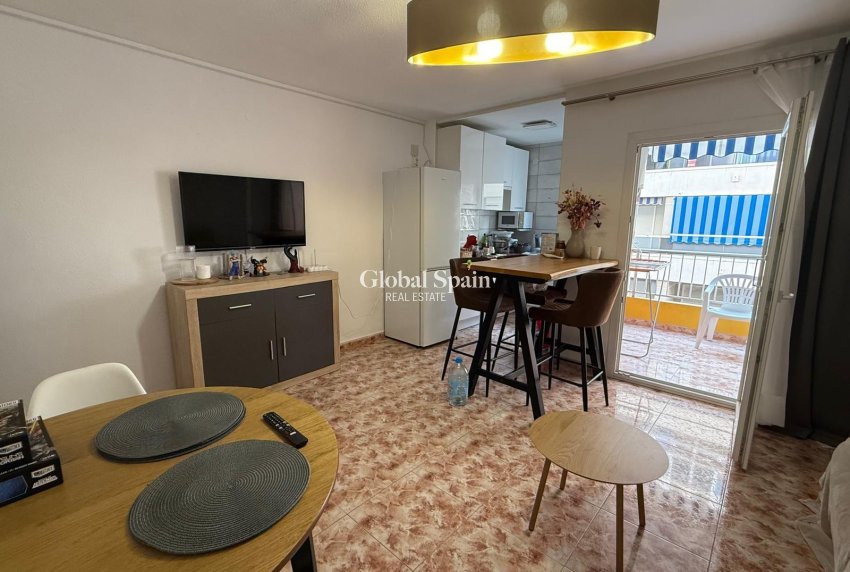 Revente - APPARTEMENT -
TORREVIEJA - Playa de los Locos