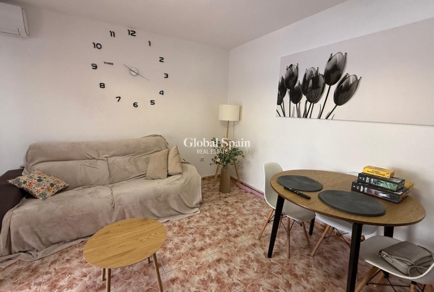 Revente - APPARTEMENT -
TORREVIEJA - Playa de los Locos