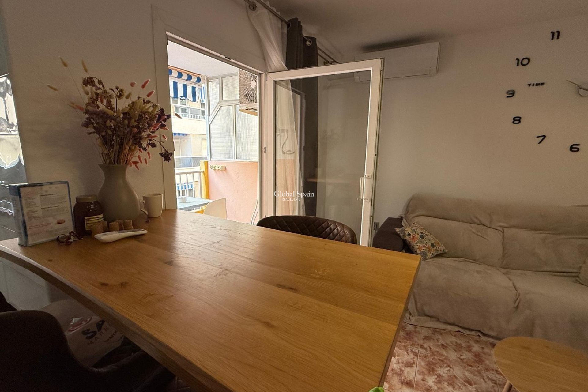 Revente - APPARTEMENT -
TORREVIEJA - Playa de los Locos