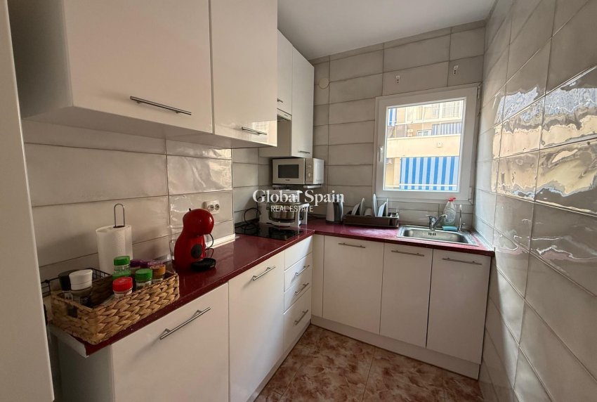 Revente - APPARTEMENT -
TORREVIEJA - Playa de los Locos