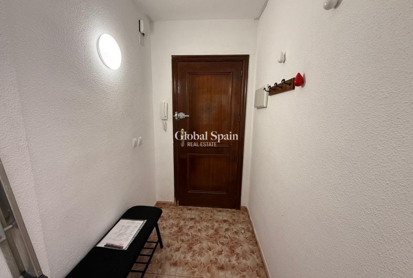 Revente - APPARTEMENT -
TORREVIEJA - Playa de los Locos