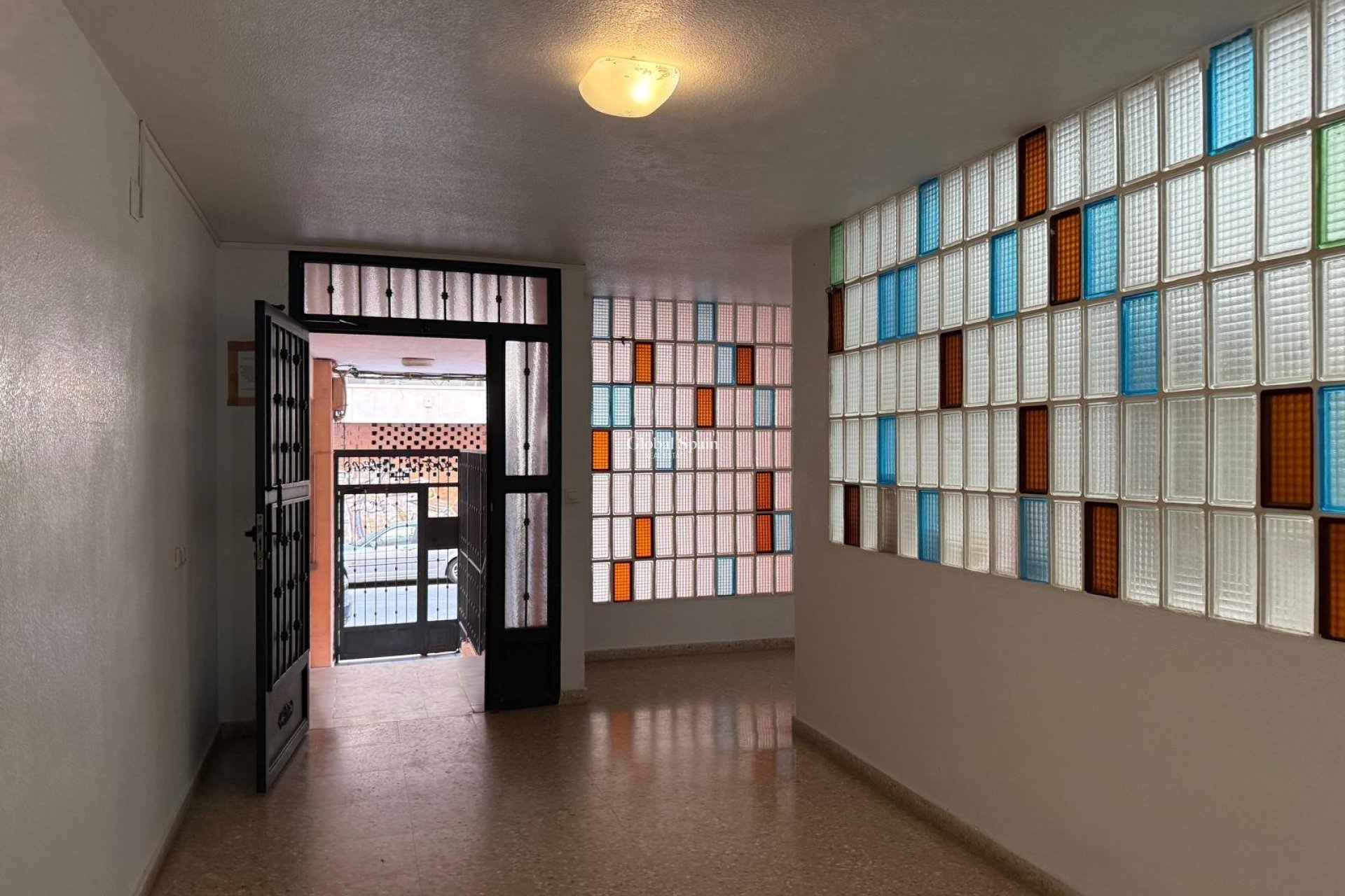 Revente - APPARTEMENT -
TORREVIEJA - Playa de los Locos