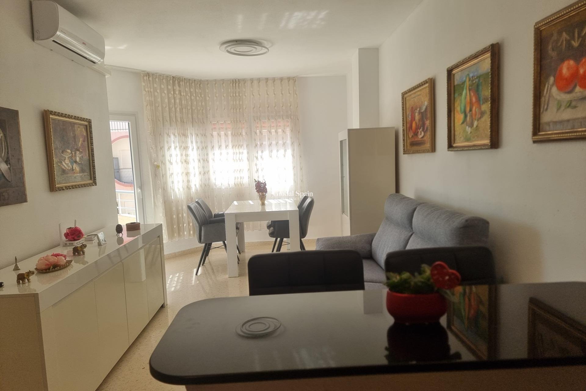 Revente - APPARTEMENT -
TORREVIEJA - Playa de los Locos
