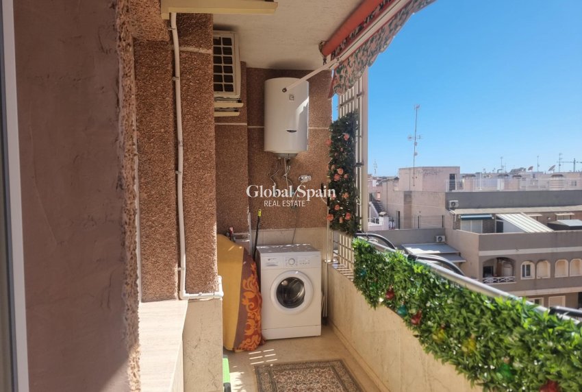 Revente - APPARTEMENT -
TORREVIEJA - Playa de los Locos