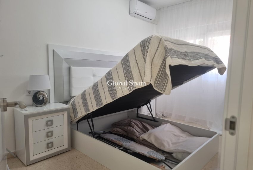 Revente - APPARTEMENT -
TORREVIEJA - Playa de los Locos