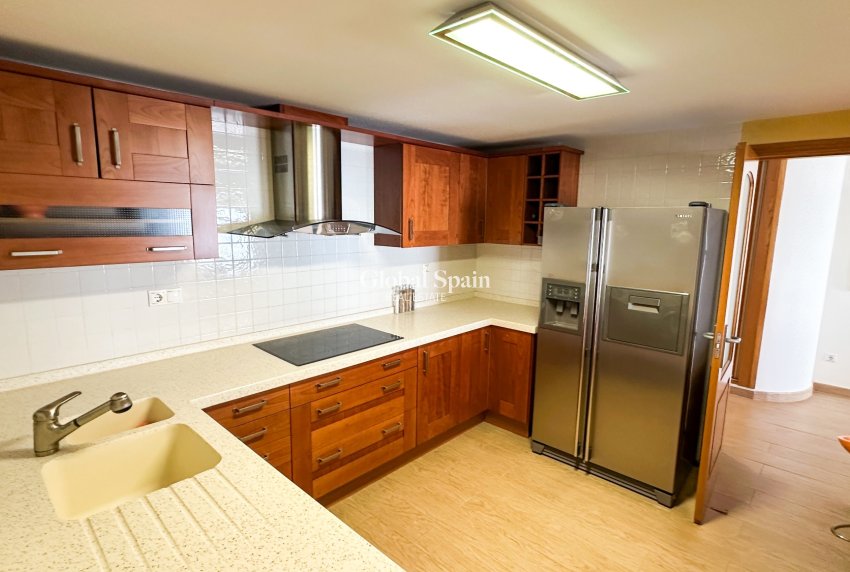 Revente - APPARTEMENT -
TORREVIEJA - Playa de los Locos