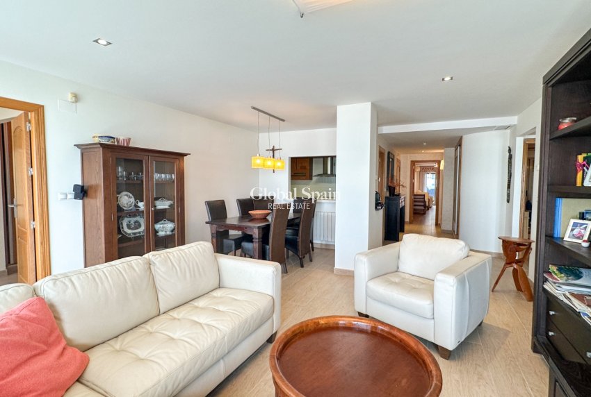 Revente - APPARTEMENT -
TORREVIEJA - Playa de los Locos
