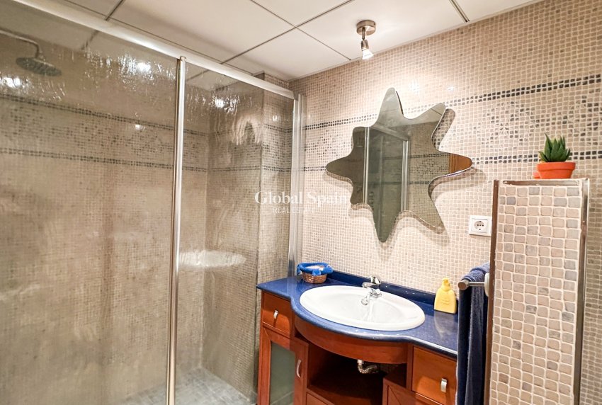 Revente - APPARTEMENT -
TORREVIEJA - Playa de los Locos