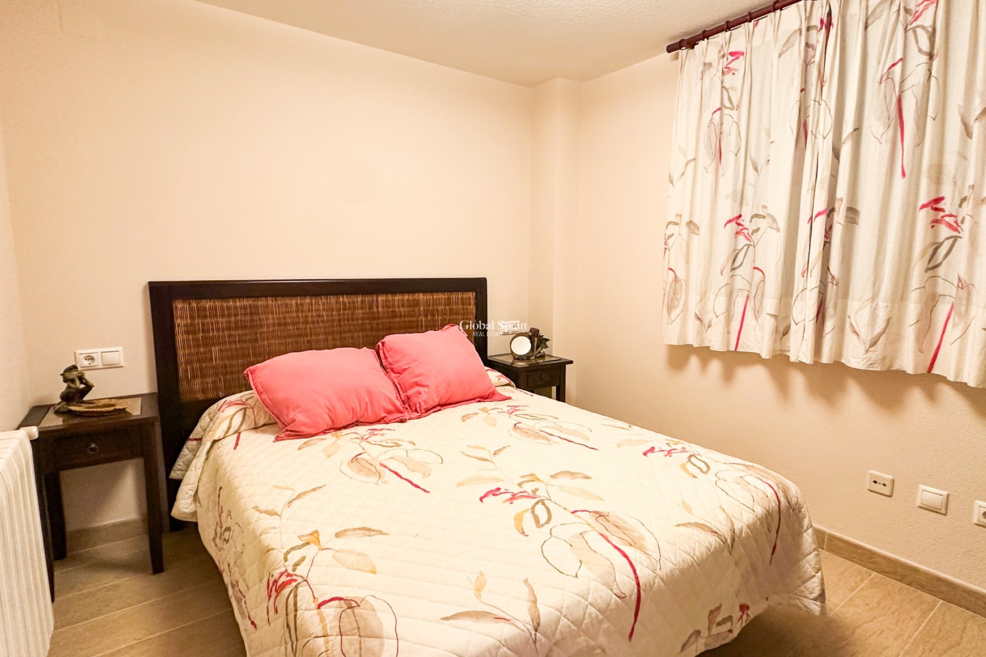 Revente - APPARTEMENT -
TORREVIEJA - Playa de los Locos
