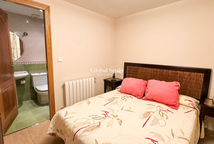 Revente - APPARTEMENT -
TORREVIEJA - Playa de los Locos