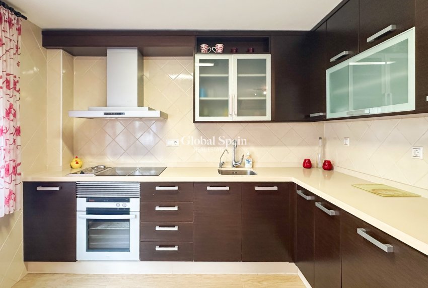 Revente - APPARTEMENT -
TORREVIEJA - Playa de los Locos