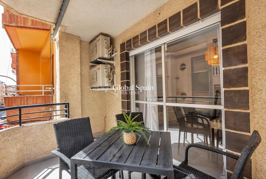 Revente - APPARTEMENT -
TORREVIEJA - Playa de los Locos