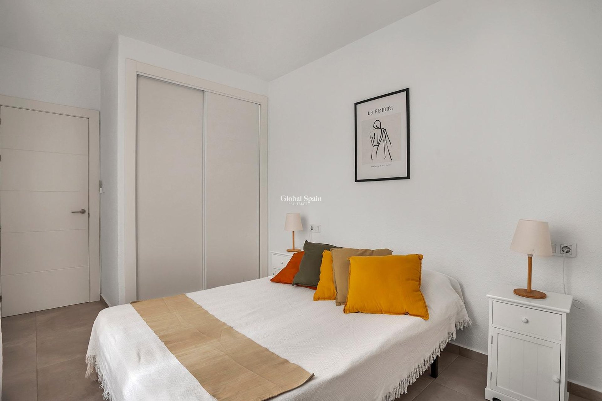 Revente - APPARTEMENT -
TORREVIEJA - Playa de los Locos