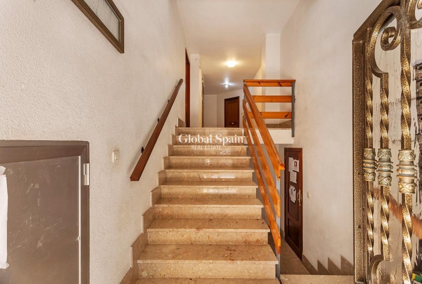 Revente - APPARTEMENT -
TORREVIEJA - Playa de los Locos