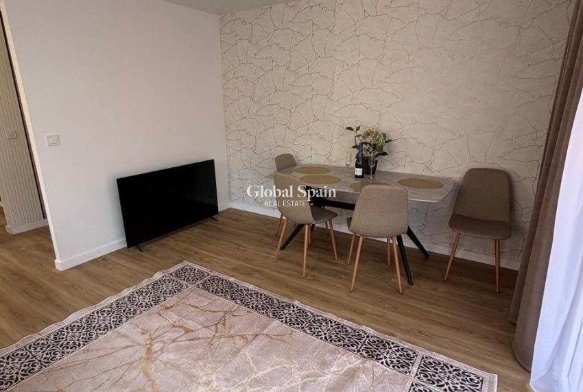 Revente - APPARTEMENT -
TORREVIEJA - Playa de los Locos