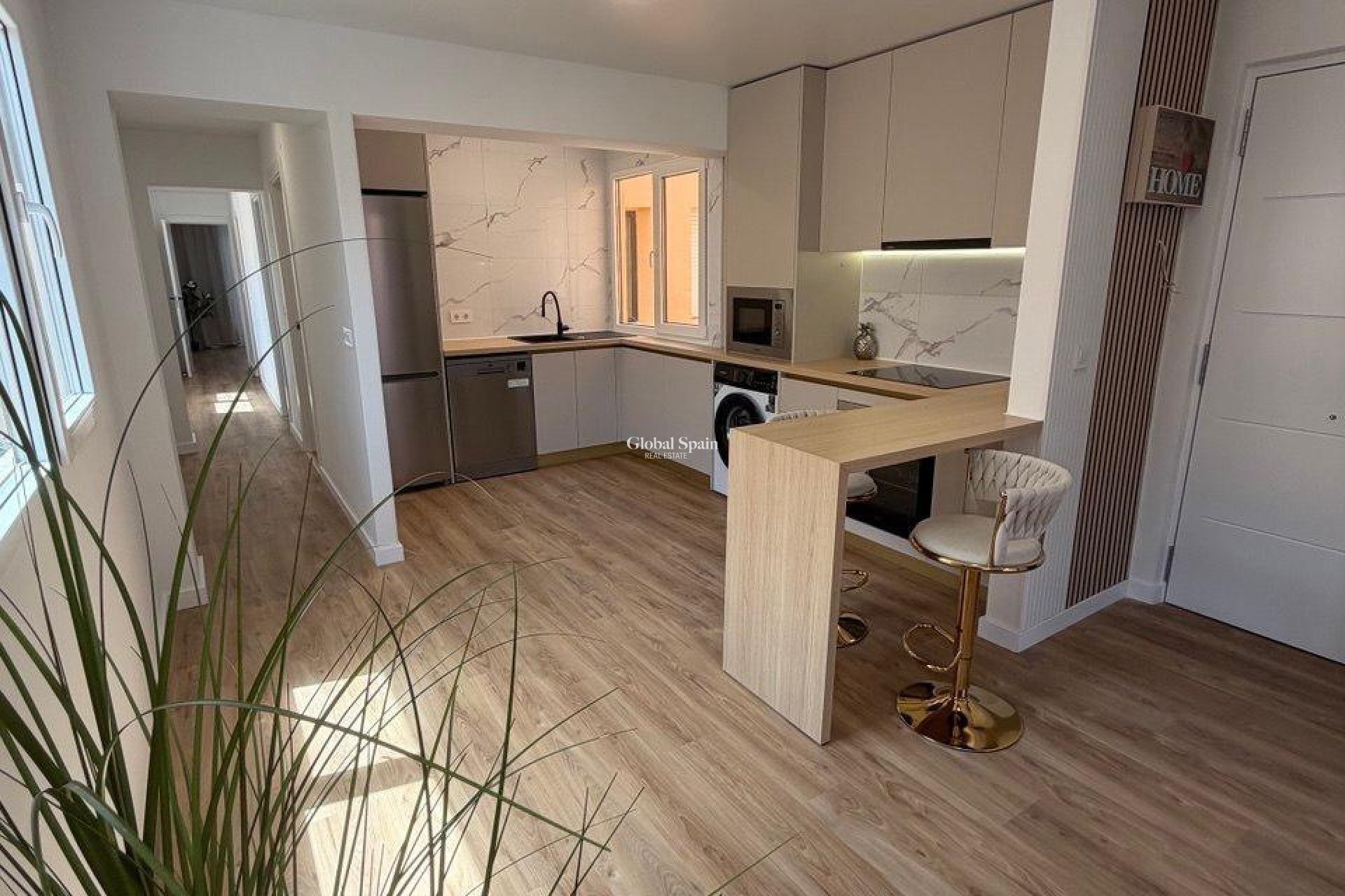 Revente - APPARTEMENT -
TORREVIEJA - Playa de los Locos