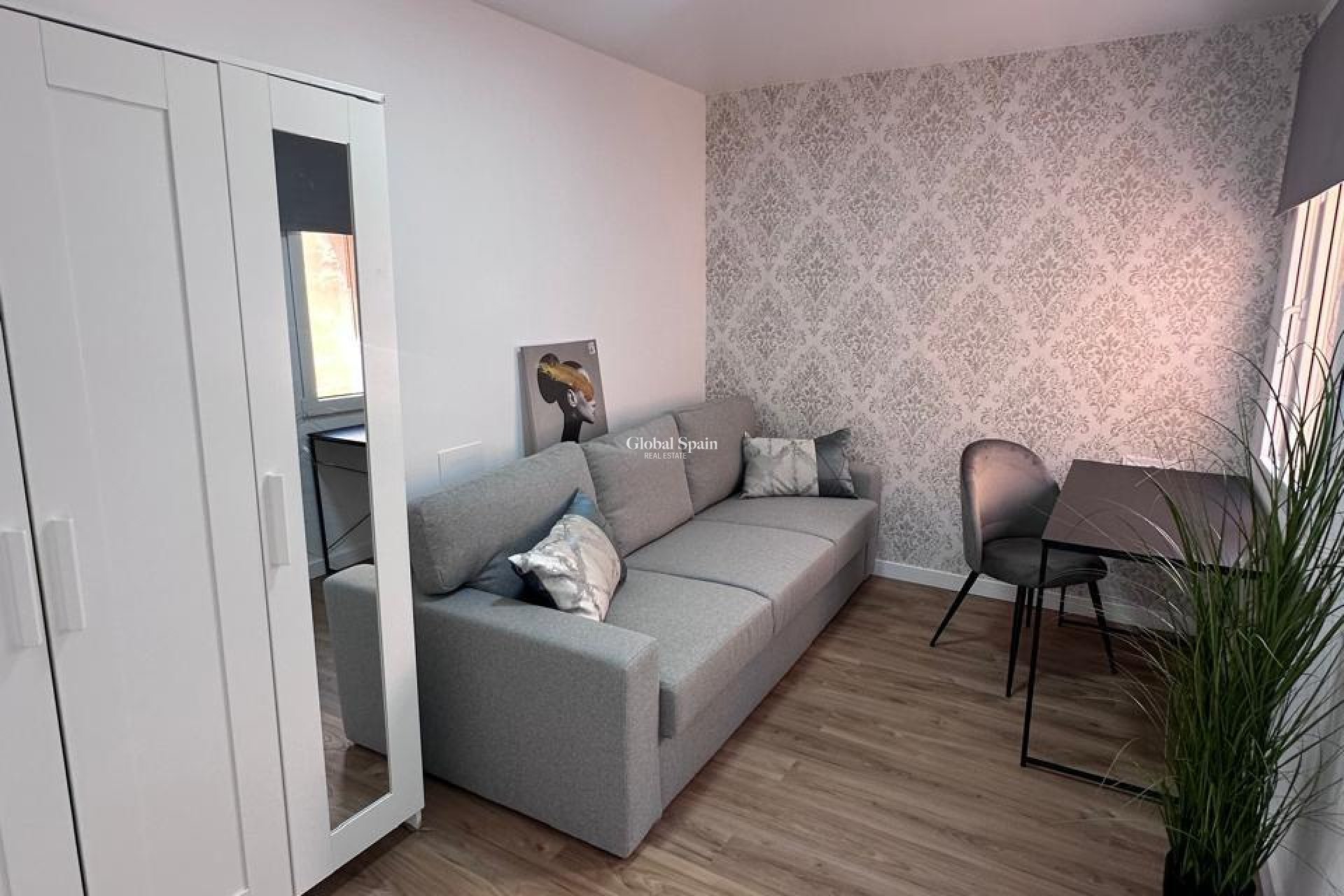 Revente - APPARTEMENT -
TORREVIEJA - Playa de los Locos
