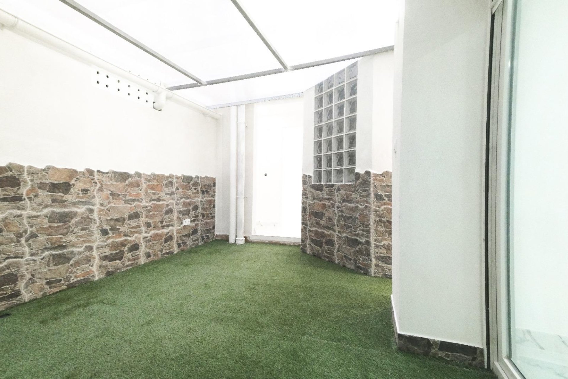 Revente - APPARTEMENT -
TORREVIEJA - Playa De Los Náufragos