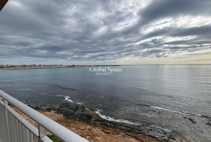 Revente - APPARTEMENT -
TORREVIEJA - Playa De Los Náufragos