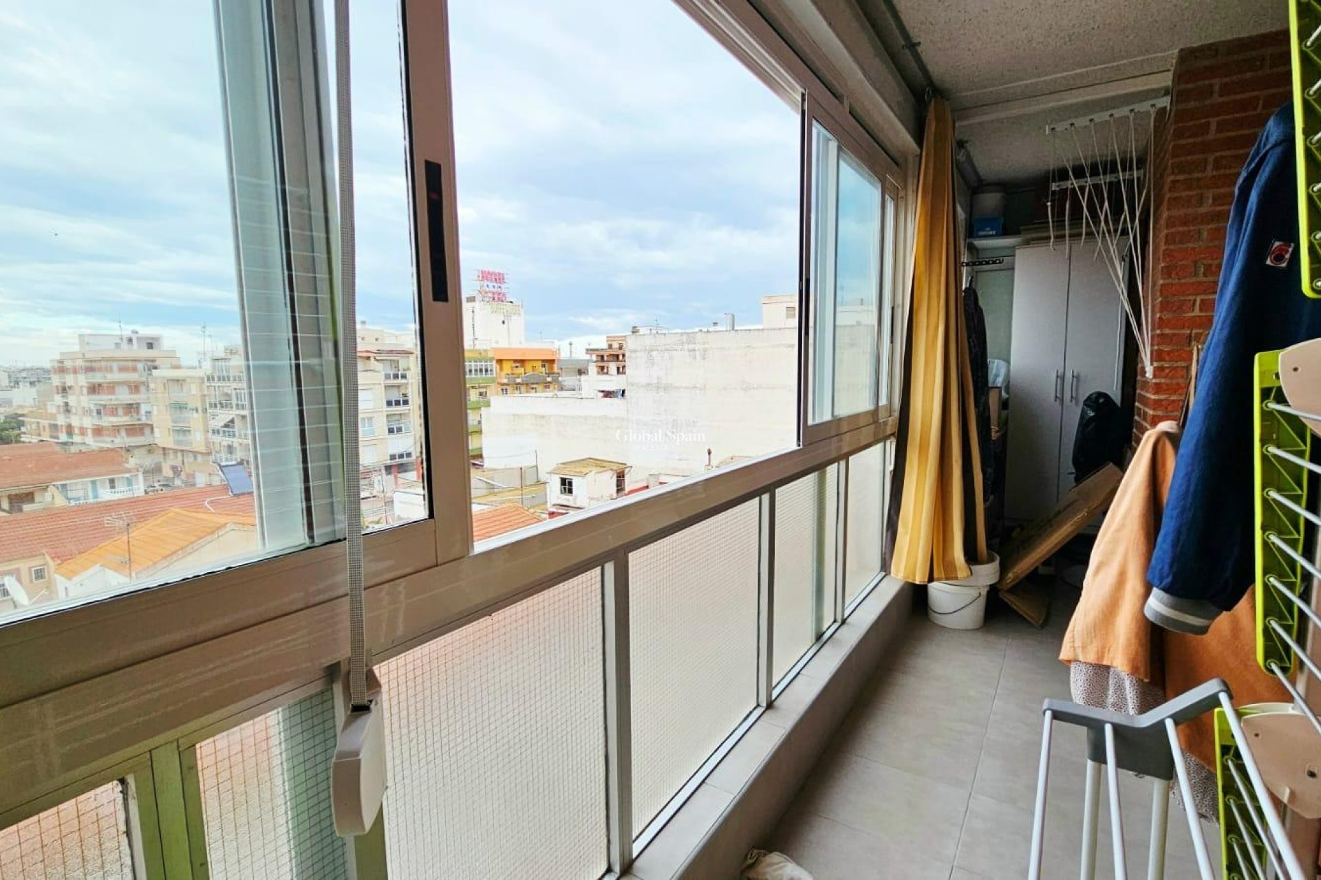 Revente - APPARTEMENT -
TORREVIEJA - Playa De Los Náufragos