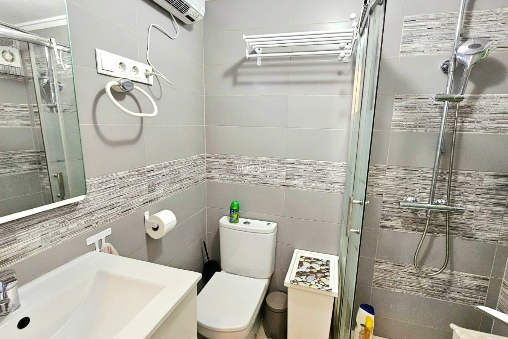 Revente - APPARTEMENT -
TORREVIEJA - Playa De Los Náufragos