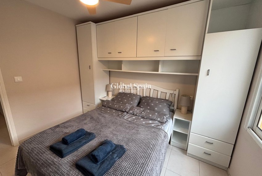 Revente - APPARTEMENT -
TORREVIEJA - Playa De Los Náufragos