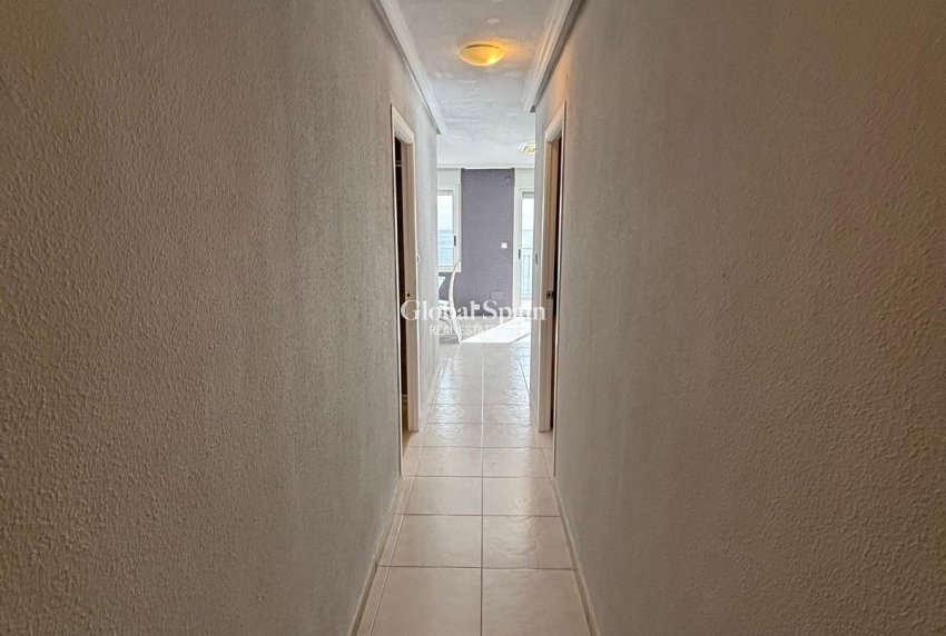 Revente - APPARTEMENT -
TORREVIEJA - Playa De Los Náufragos