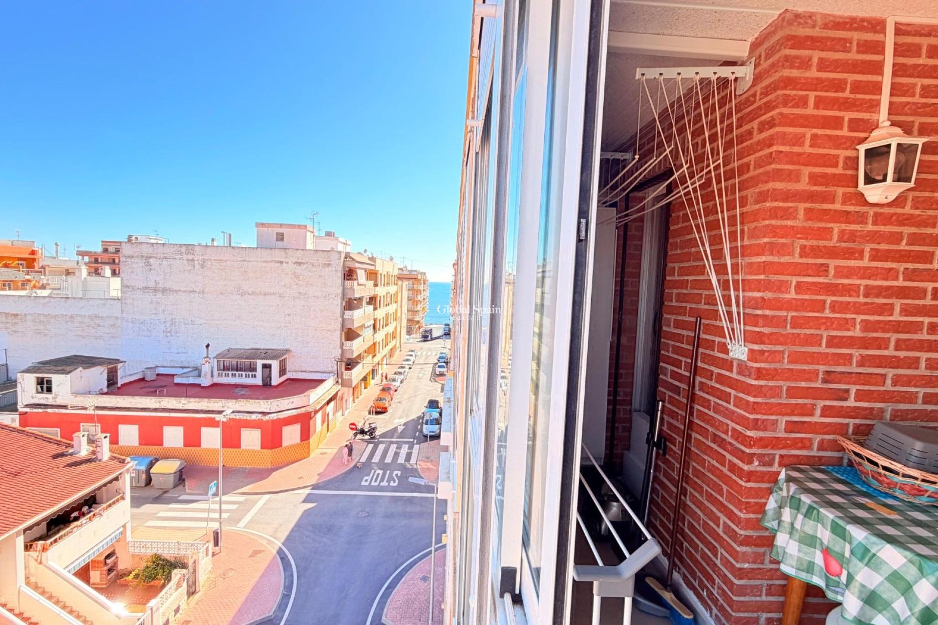 Revente - APPARTEMENT -
TORREVIEJA - Playa De Los Náufragos