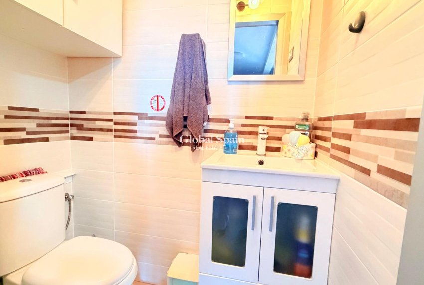 Revente - APPARTEMENT -
TORREVIEJA - Playa De Los Náufragos