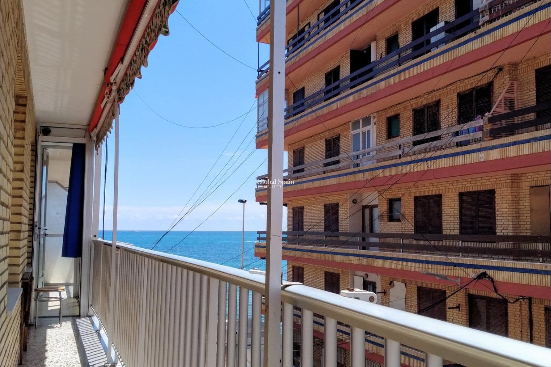Revente - APPARTEMENT -
TORREVIEJA - Playa De Los Náufragos