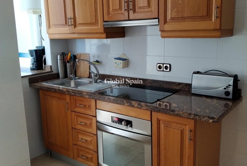Revente - APPARTEMENT -
TORREVIEJA - Playa De Los Náufragos