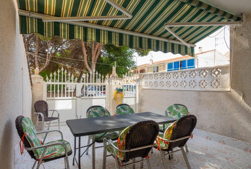 Revente - APPARTEMENT -
TORREVIEJA - Playa de los Naufragos