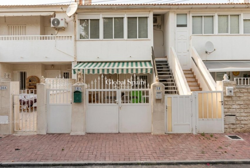 Revente - APPARTEMENT -
TORREVIEJA - Playa de los Naufragos