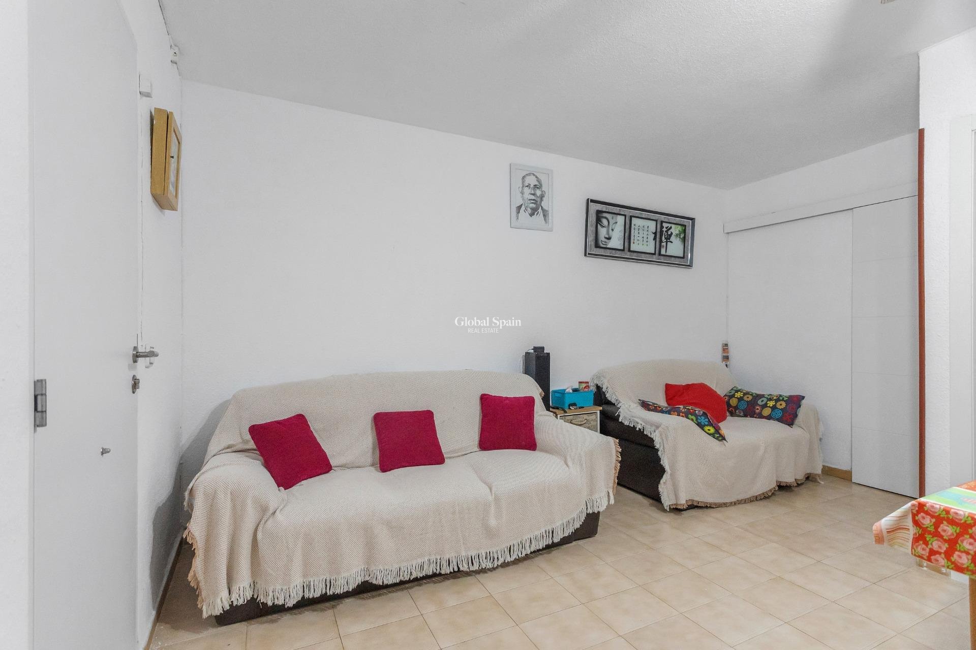 Revente - APPARTEMENT -
TORREVIEJA - Playa de los Naufragos
