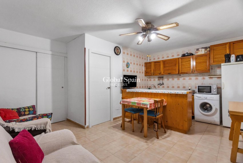 Revente - APPARTEMENT -
TORREVIEJA - Playa de los Naufragos