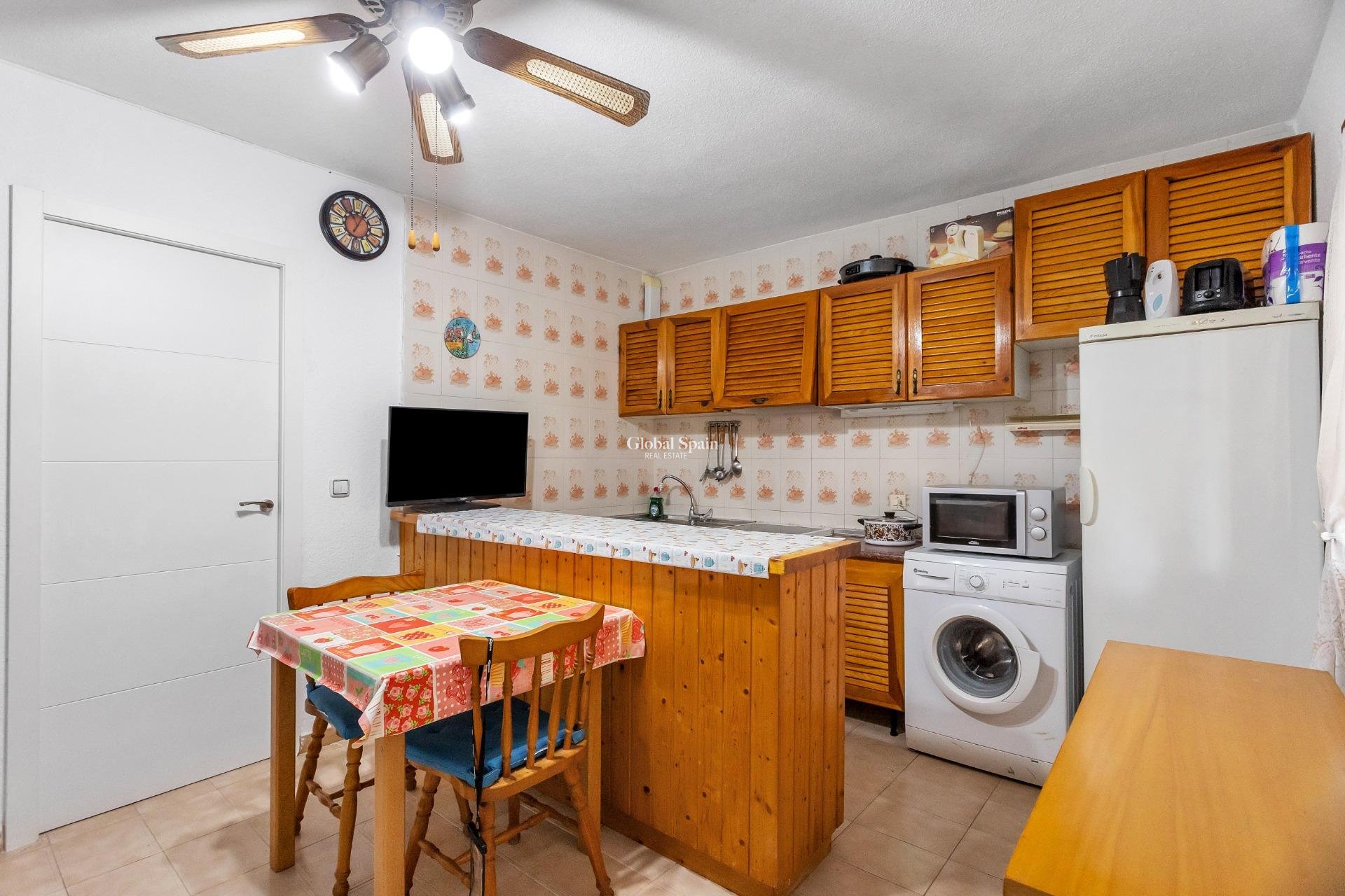 Revente - APPARTEMENT -
TORREVIEJA - Playa de los Naufragos