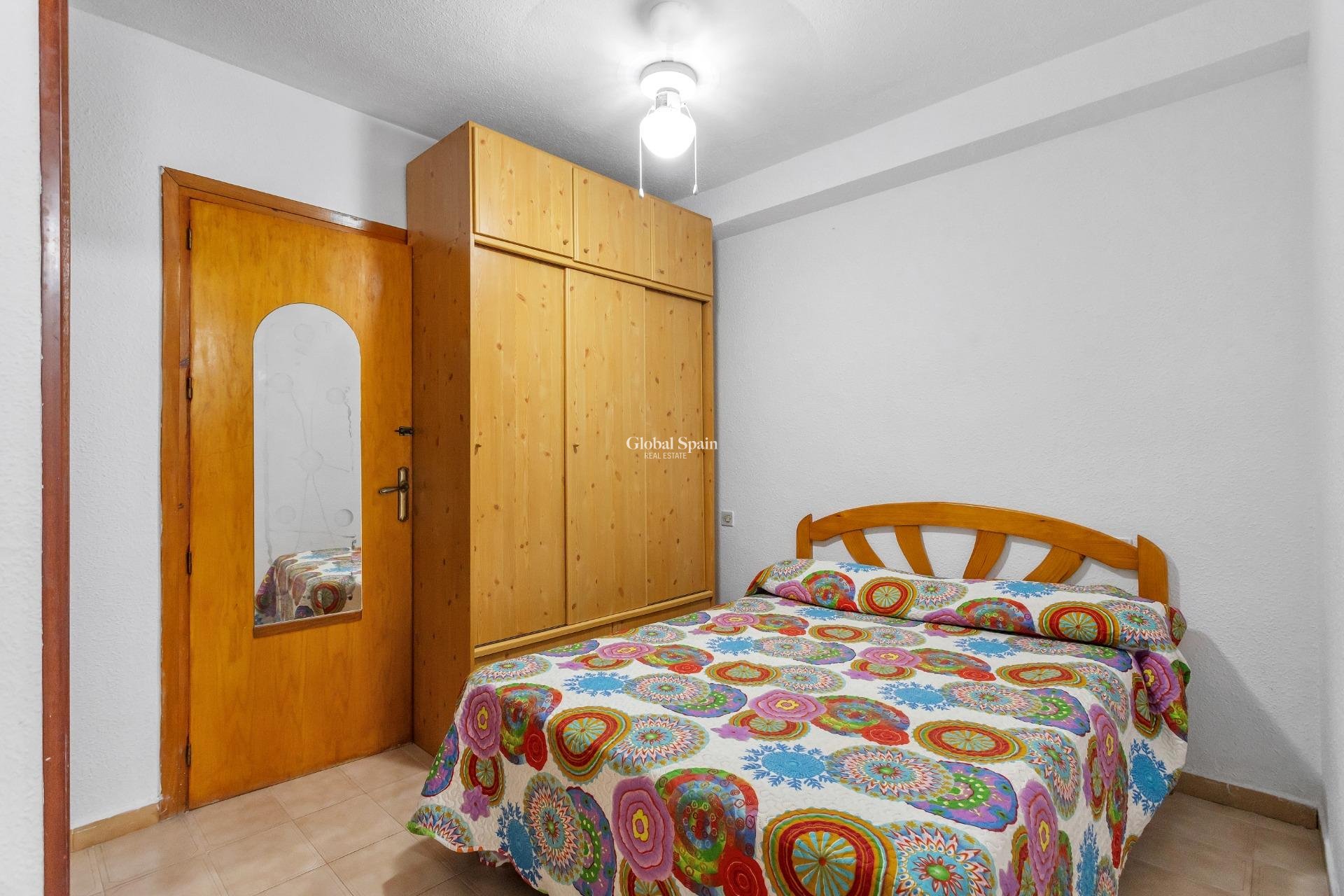 Revente - APPARTEMENT -
TORREVIEJA - Playa de los Naufragos