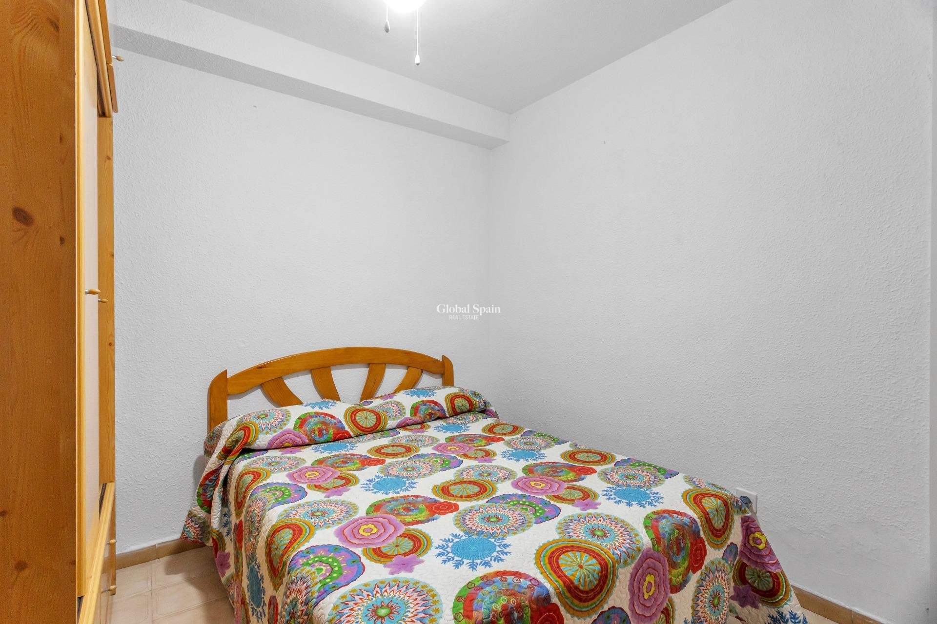 Revente - APPARTEMENT -
TORREVIEJA - Playa de los Naufragos
