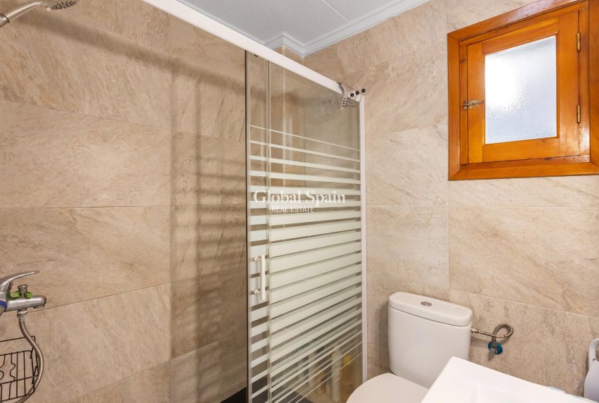 Revente - APPARTEMENT -
TORREVIEJA - Playa de los Naufragos