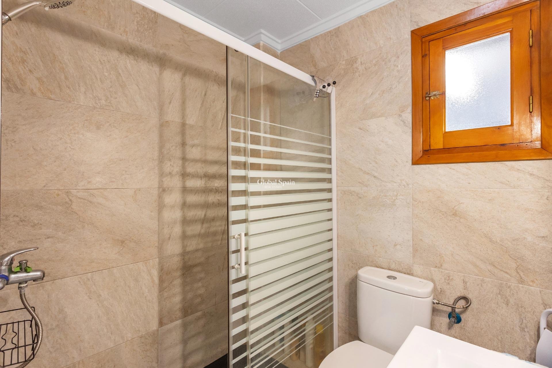 Revente - APPARTEMENT -
TORREVIEJA - Playa de los Naufragos