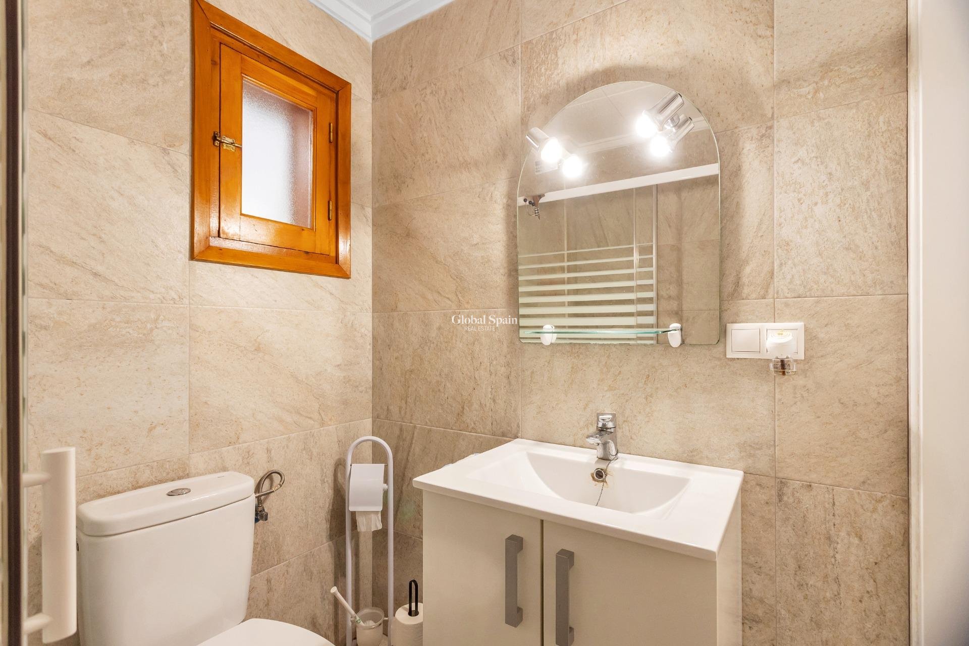 Revente - APPARTEMENT -
TORREVIEJA - Playa de los Naufragos
