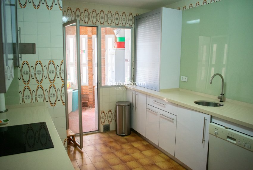 Revente - APPARTEMENT -
TORREVIEJA - Playa del Cura