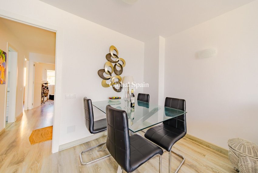 Revente - Appartement -
TORREVIEJA - Playa del cura