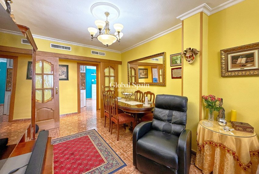 Revente - Appartement -
TORREVIEJA - Playa del cura